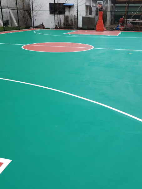 泗洪 球场长期使用易出现地面开裂